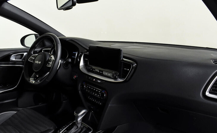 Kia Ceed - Фото 9