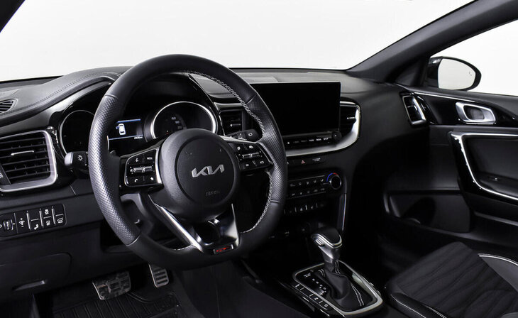 Kia Ceed - Фото 11