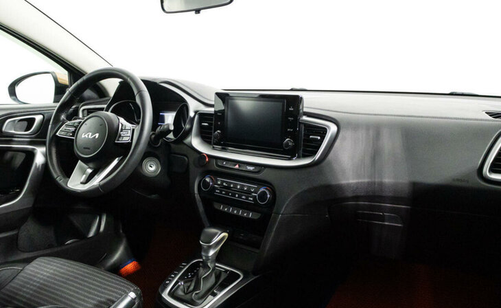 Kia Ceed - Фото 9