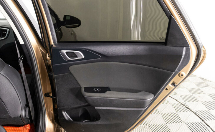 Kia Ceed - Фото 25