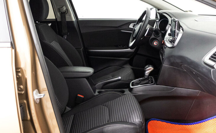 Kia Ceed - Фото 7