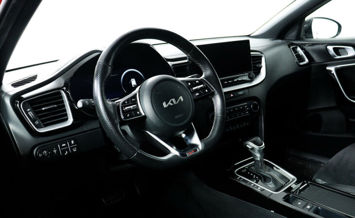 Kia Ceed - Фото 10