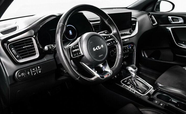 Kia Ceed - Фото 10