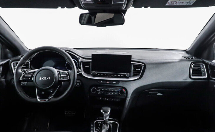 Kia Ceed - Фото 10