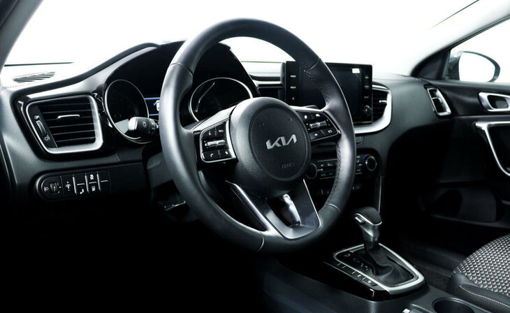 Kia Ceed - Фото 10