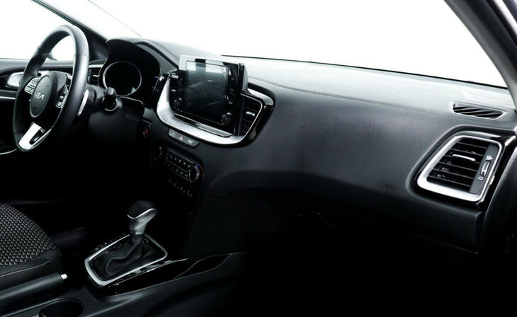 Kia Ceed - Фото 8