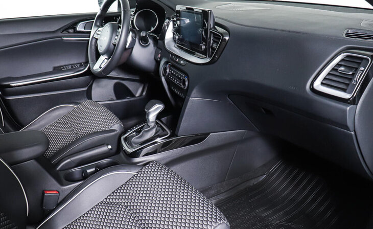 Kia Ceed - Фото 10