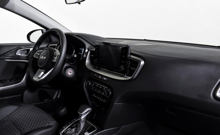 Kia Ceed - Фото 9