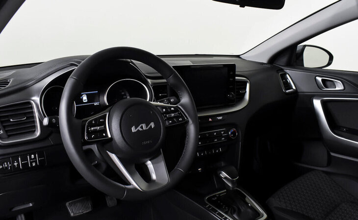 Kia Ceed - Фото 11