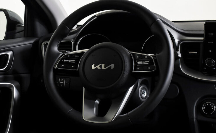 Kia Ceed - Фото 12