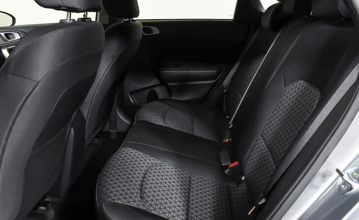 Kia Ceed - Фото 15