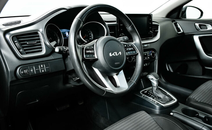 Kia Ceed - Фото 10