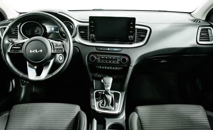 Kia Ceed - Фото 8