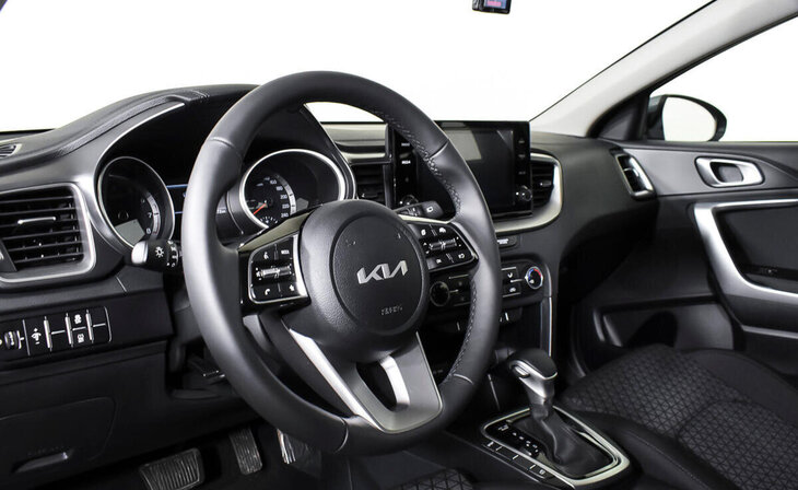 Kia Ceed - Фото 10