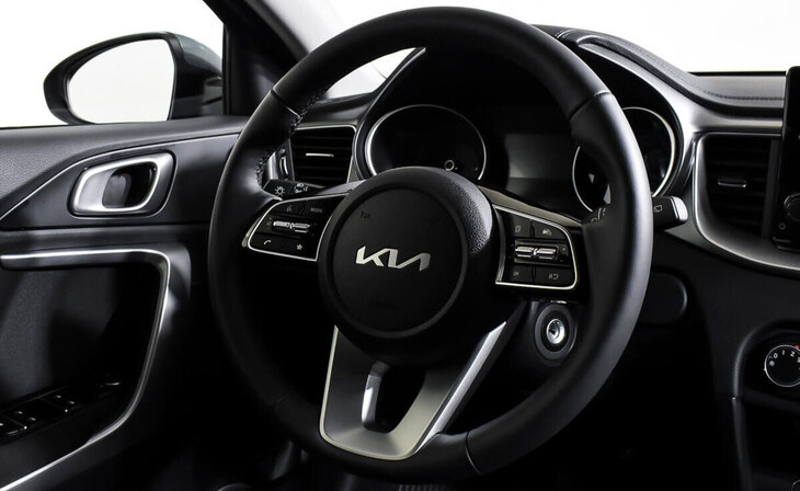 Kia Ceed - Фото 11