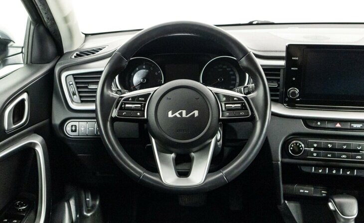 Kia Ceed - Фото 9