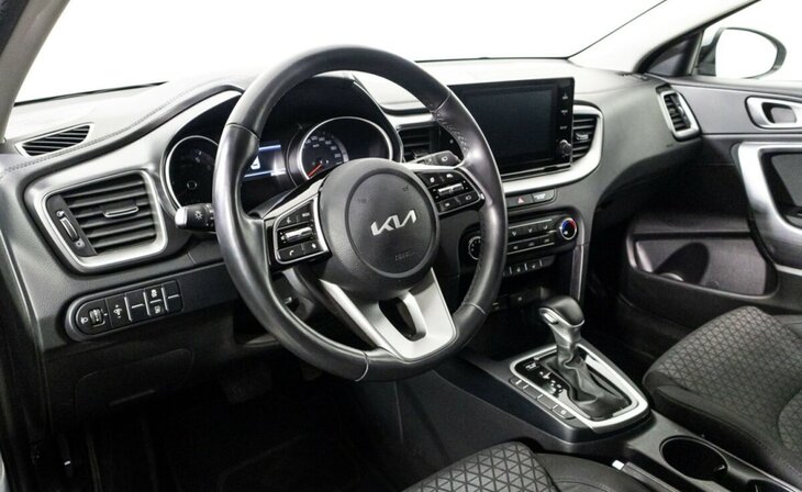 Kia Ceed - Фото 8