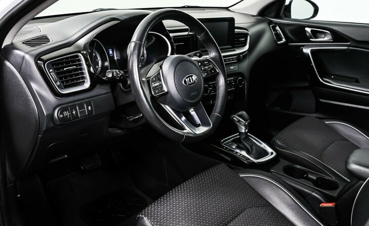 Kia Ceed - Фото 4