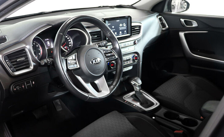 Kia Ceed - Фото 6