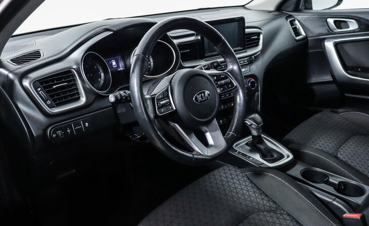 Kia Ceed - Фото 6