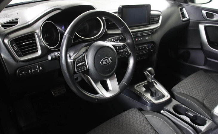 Kia Ceed - Фото 6