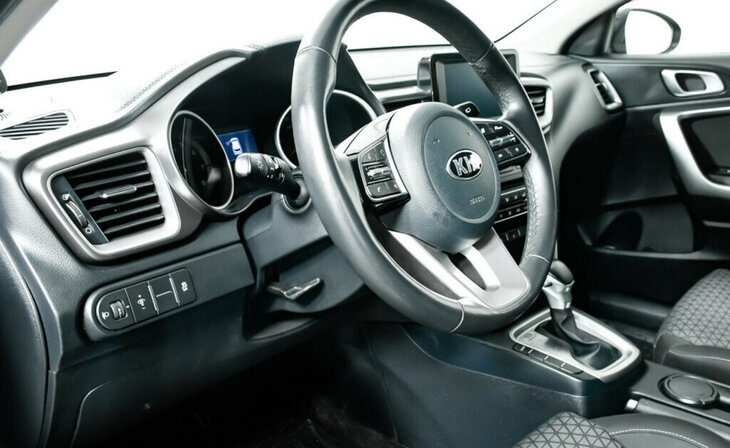 Kia Ceed - Фото 10