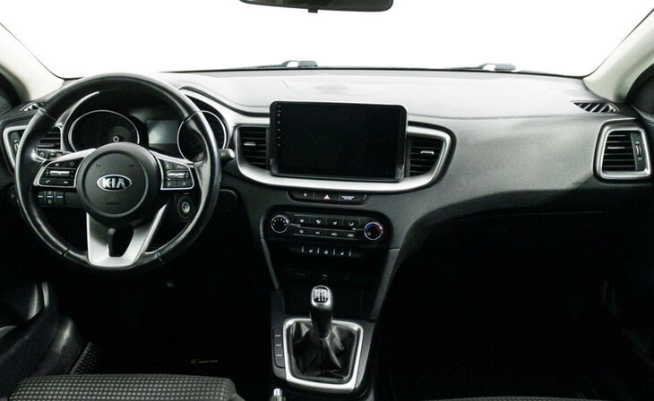 Kia Ceed - Фото 9