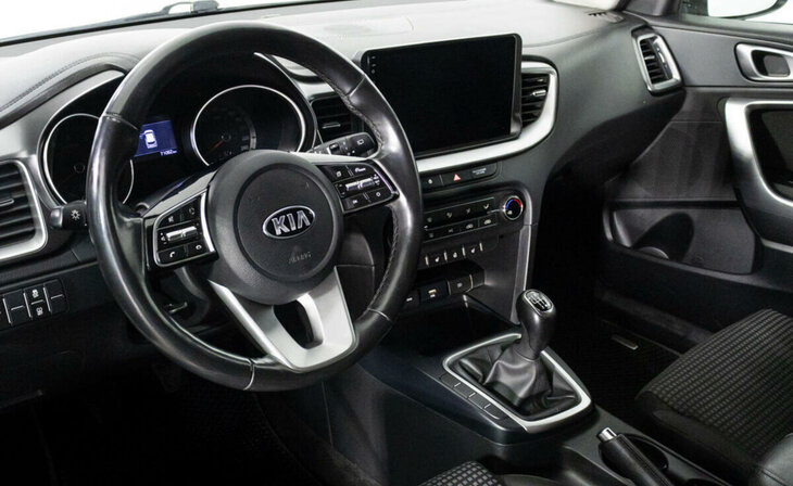 Kia Ceed - Фото 10