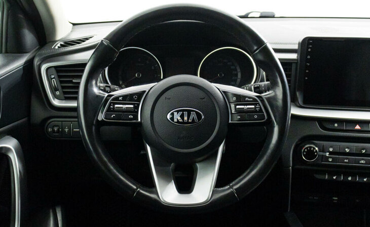 Kia Ceed - Фото 11