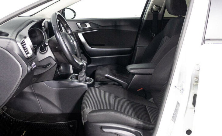 Kia Ceed - Фото 7