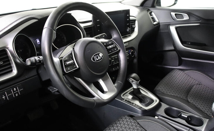 Kia Ceed - Фото 6