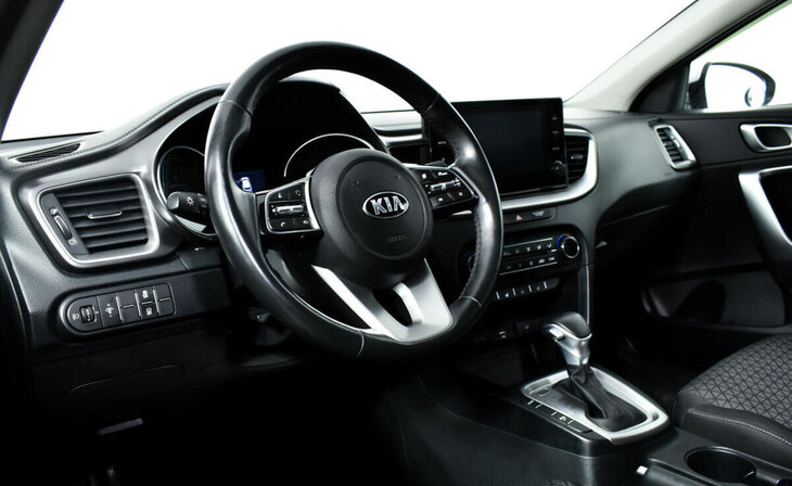 Kia Ceed - Фото 9