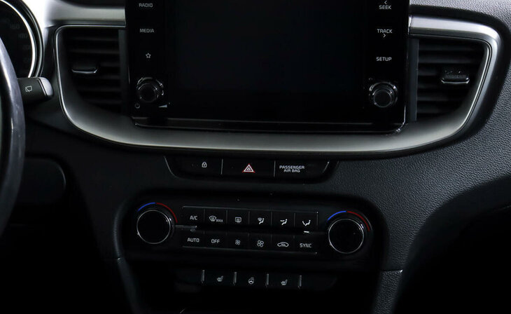 Kia Ceed - Фото 10