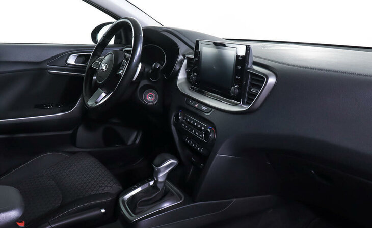 Kia Ceed - Фото 6