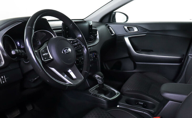 Kia Ceed - Фото 8