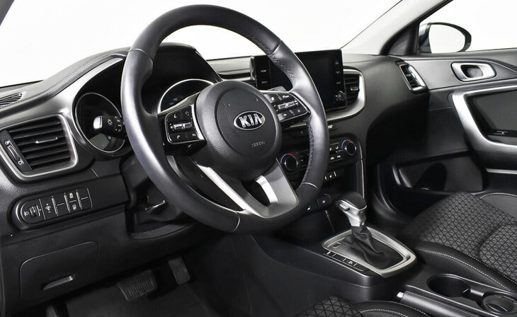 Kia Ceed - Фото 9