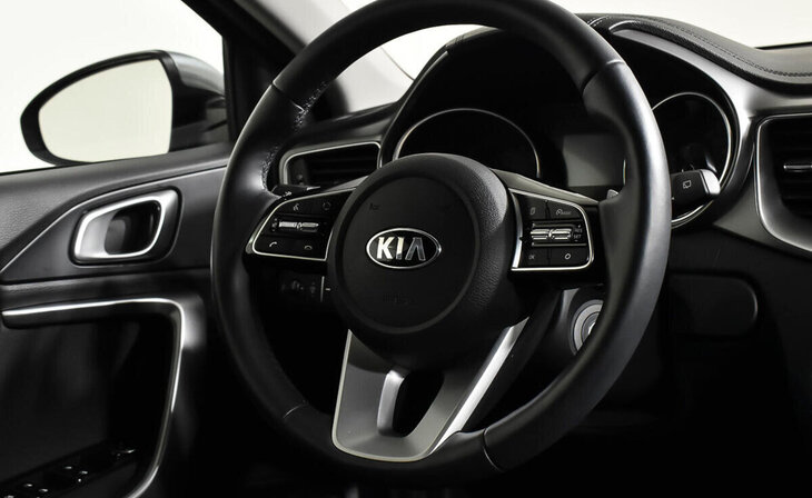 Kia Ceed - Фото 10