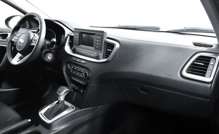 Kia Ceed - Фото 7