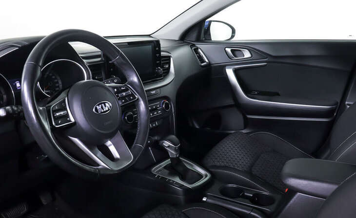 Kia Ceed - Фото 11