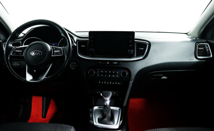 Kia Ceed - Фото 9