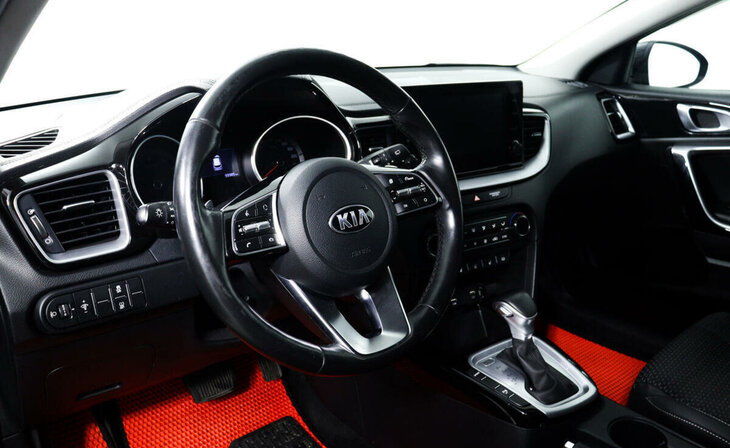 Kia Ceed - Фото 10