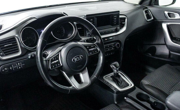 Kia Ceed - Фото 11