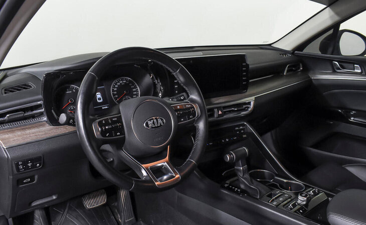 Kia K5 - Фото 11