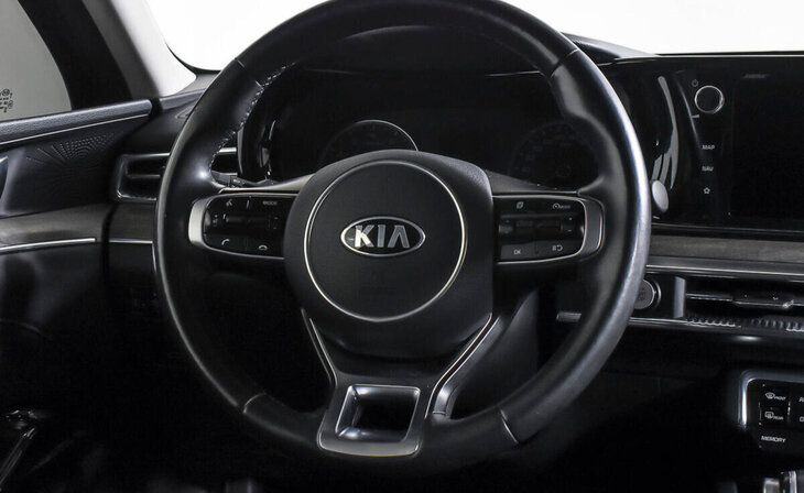 Kia K5 - Фото 12