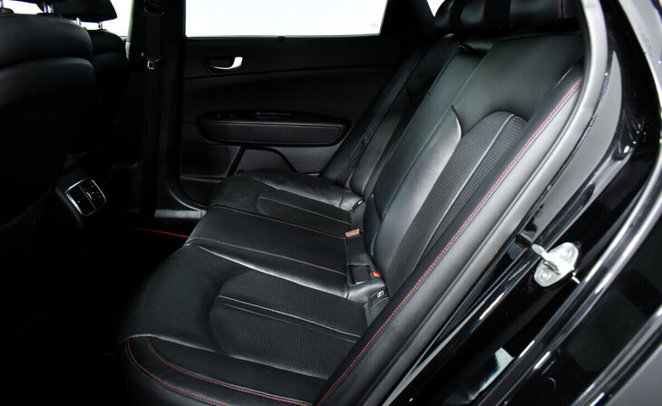 Kia Optima - Фото 12