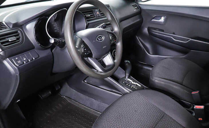 Kia Rio - Фото 10