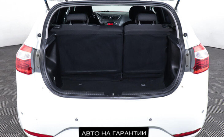 Kia Rio - Фото 16