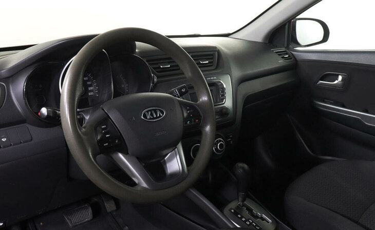 Kia Rio - Фото 8