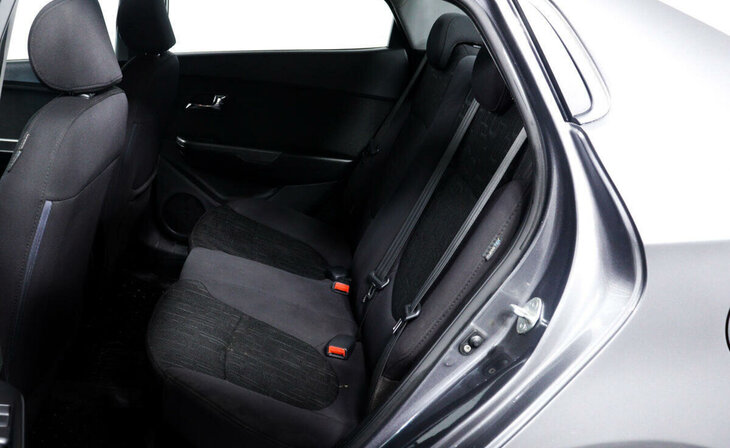 Kia Rio - Фото 11