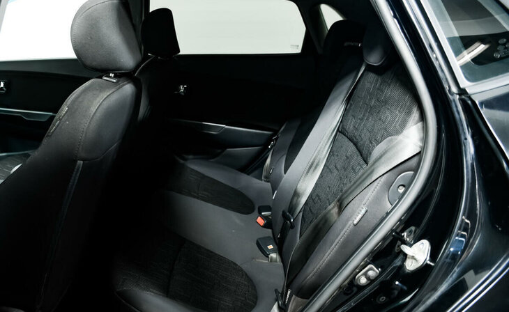 Kia Rio - Фото 11